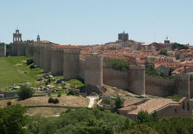 Ávila da los primeros pasos para su hermanamiento con Baeza (Jaén)